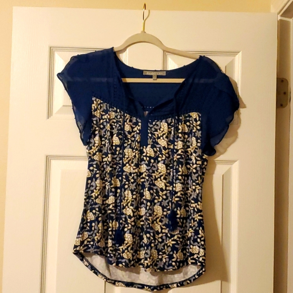 Daniel Rainn cute short sleeve top